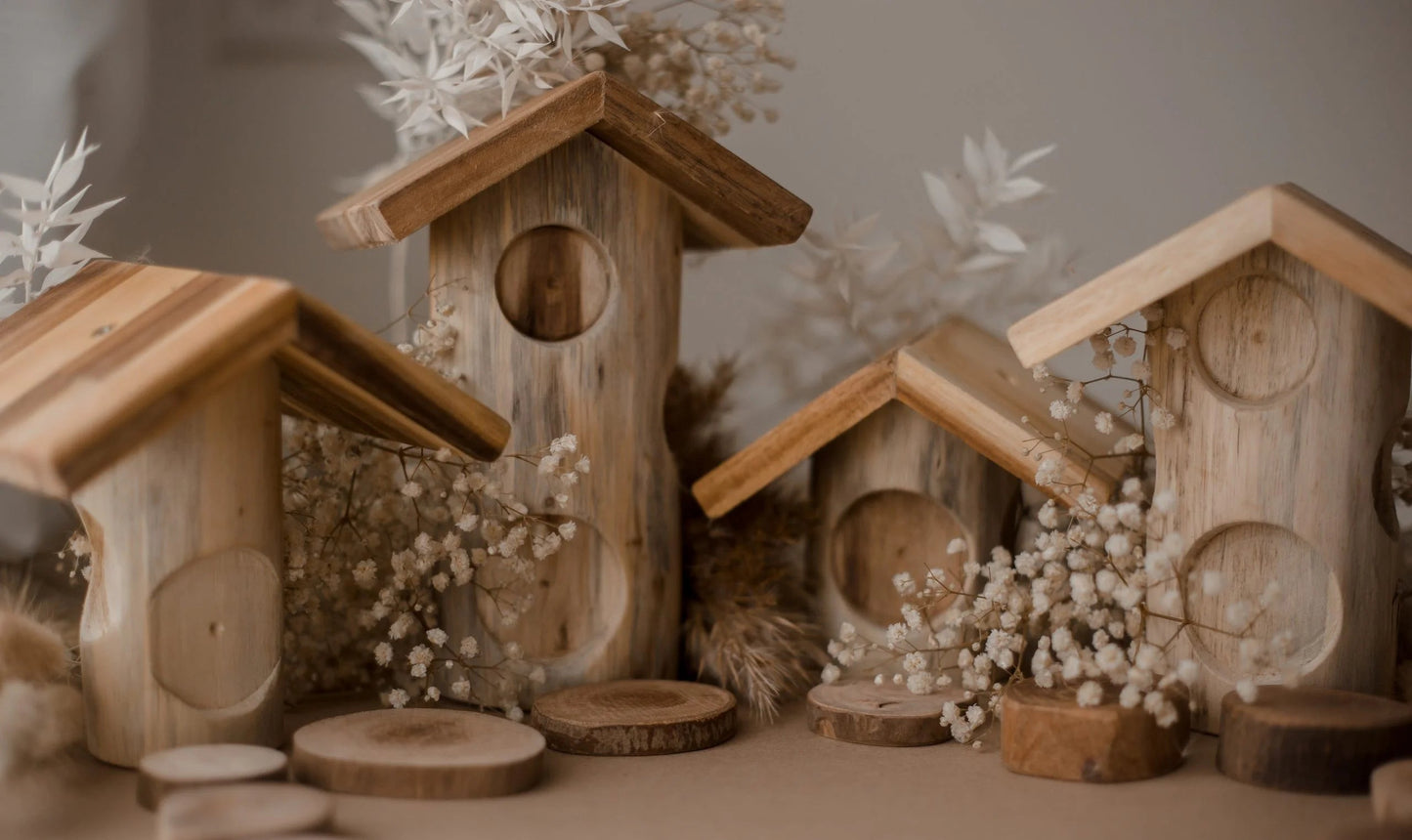 Light tree log houses set of 4